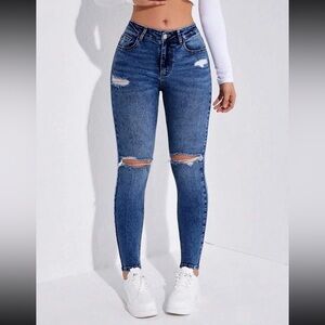 SHEIN EZwear Ripped Skinny Jeans